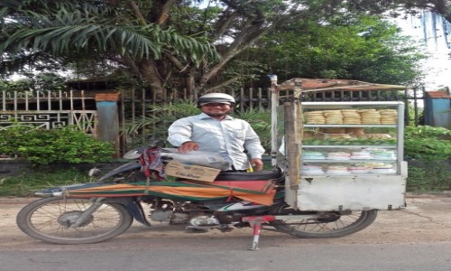 Zdjecie KAMBODA / Poudnie / Okolice Svay Rieng / Pan z sodkociami