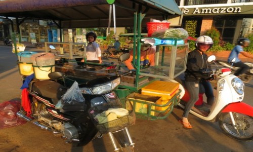 Zdjęcie KAMBODżA / Azja / Siem Reap /   Kambo garkuchnia uliczna