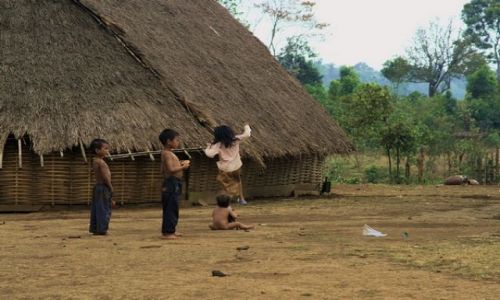 Zdjcie KAMBODA / brak / Mondulkiri / Dzieci z wioski
