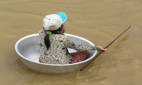 Zdjcie KAMBODA / Siem Reap / Tonle Sap / najwaniejsza jest pomysowo