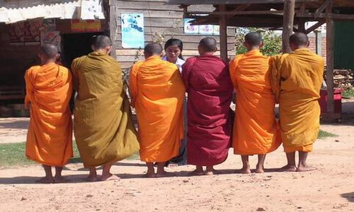 Zdjecie KAMBODA / brak / na trasie midzy Siem Reap a granic tajsk / Mnisi