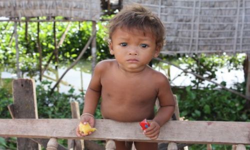 Zdjecie KAMBODA / Siem Reap / Siem Reap /  oczy...tysiaca marzen i smutkow
