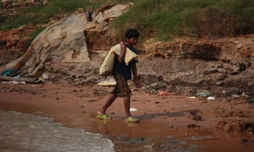Zdjęcie KAMBODżA / Siem  Reap / wioska na jeziorze / dzieci w Kambodży