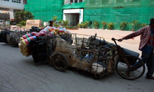 Zdjęcie KAMBODżA / granica Tajlandii z Kambodżą / Poi Pet / przyrganiczne środki lokomocji 2