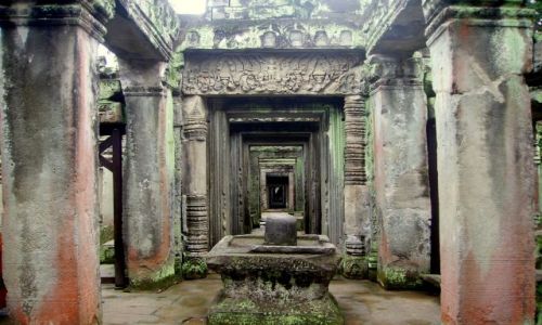 Zdjecie KAMBODA / okolice Siem Reap / zesp Angkor Wat / kolory patyny wiekow
