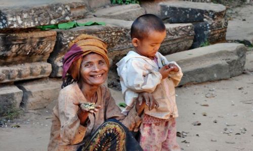 Zdjęcie KAMBODżA / - / Siem Reap -angkor / ludzie napotkani po drodze