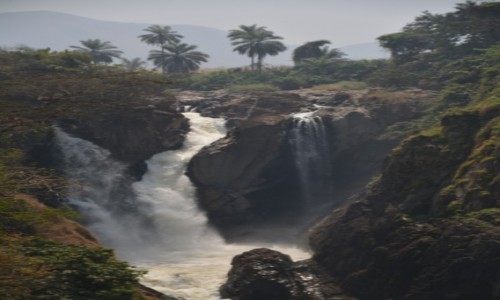 Zdjęcie KAMERUN / Prowincja Północno-Zachodnia / Wum / Wodospad Mentchum