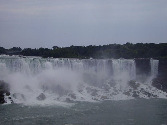 Zdjęcia: Niagara Falls, Ontario, widok z łodzi na American Falls, KANADA Zdjęcia: Niagara Falls, Ontario, widok z łodzi na American Falls, KANADA