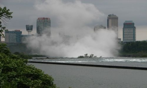 Zdjecie KANADA / - / Niagara / Wodospad Niagara widziany z gry rzeki od strony Kanady