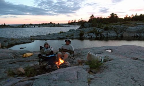 Zdjcie KANADA / Ontario / Wyspa Franklin Island na zatoce Georgian Bay / Przy ognisku