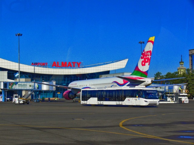Zdj cia: lotnisko, Almaty, Almaty, KAZACHSTAN