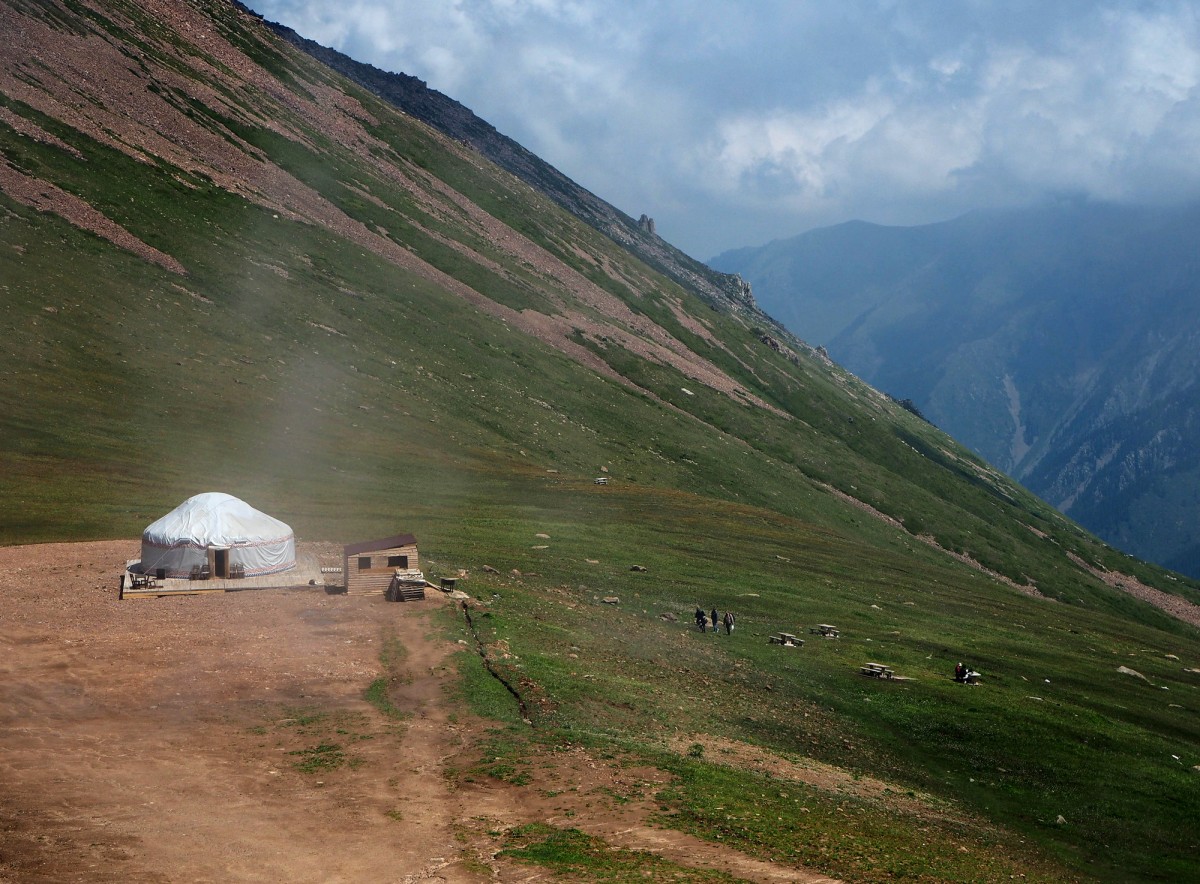 Zdjcia: Siodo Talgarskie ,  Aatau Zailijski  Gr Tienszan, W grach Amaty, KAZACHSTAN