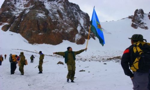Zdjcie KAZACHSTAN / Medeo / Medeo / Tak  siciesz urodzinami  Pana  Prezydenta