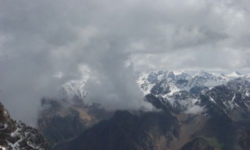 Zdjecie KAZACHSTAN / Medeo / Medeo / Idzie  