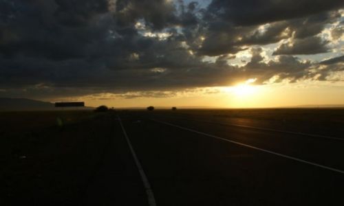 Zdjcie KAZACHSTAN / Ebro / Ebro / Droga noc 