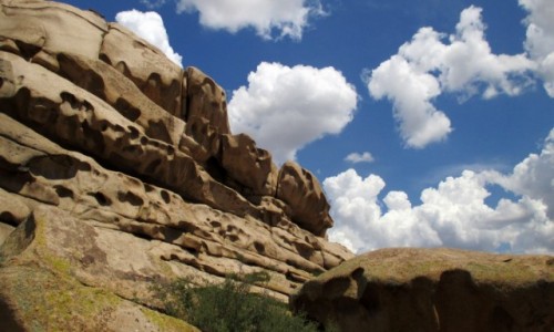 Zdjcie KAZACHSTAN / 70 km na pnoc od Bachasz / Bektau-Ata Trakt / Podobne chmurom
