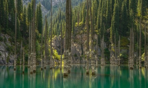 Zdjecie KAZACHSTAN / pd. Kazachstan, Amatynska obast / J. Kaindy / Jezioro Kaindy