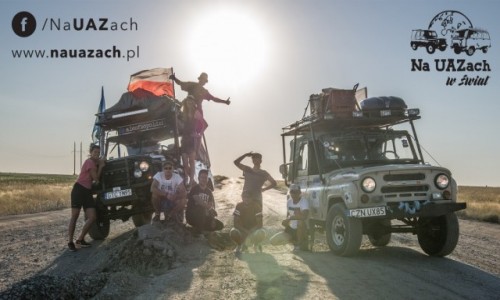 Zdjecie KAZACHSTAN / Uralsk / Droga do granicy z Rosj� / Na UAZach