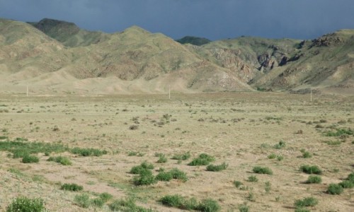 KAZACHSTAN / Kazachstan poudniowy / gdzie pomidzy Amat ,a Kanionem Szaryskim / Po drodze do Kanionu Szaryskiego