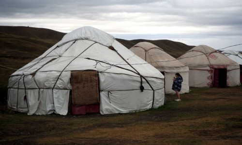 Zdjecie KAZACHSTAN / pd.-wsch. Kazachstan /  Park Narodowy Kolsay Lakes / Jurty