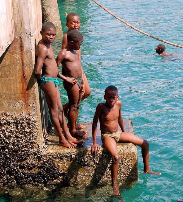 Zdjęcia: Mombasa, kąpiel, KENIA Zdjęcia: Mombasa, kąpiel, KENIA