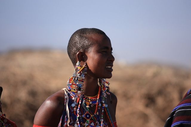 Zdjęcia: Wioska masajska, Park Narodowy Amboseli, sympatyczna Masajka, KENIA Zdjęcia: Wioska masajska, Park Narodowy Amboseli, sympatyczna Masajka, KENIA