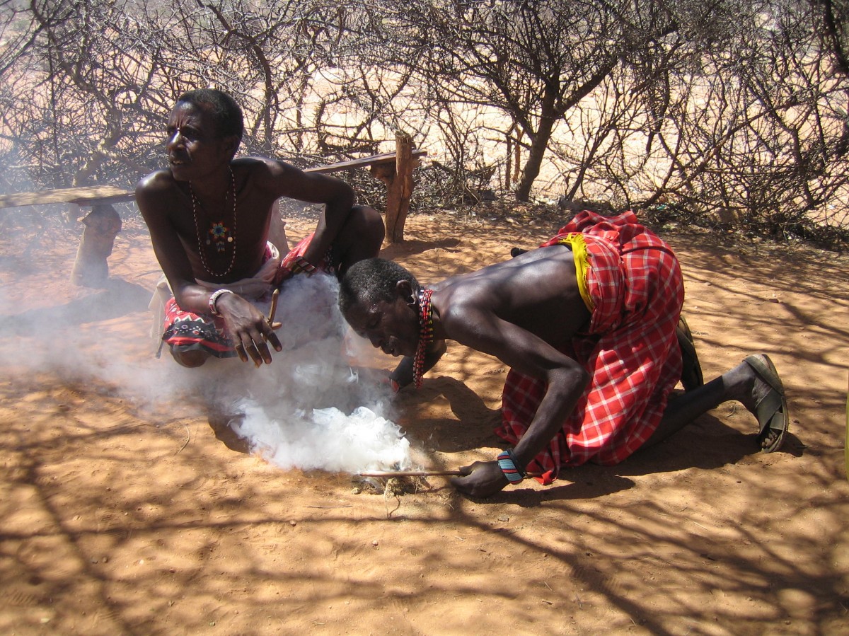 Zdjęcia: Samburu, Samburu, Rozpalanie ognia, KENIA Zdjęcia: Samburu, Samburu, Rozpalanie ognia, KENIA