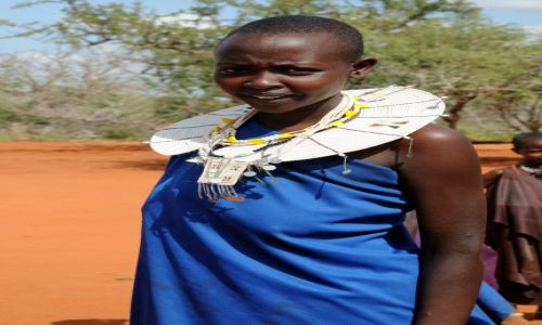 Zdjcie KENIA / Tsavo East / Masai village / pretty mama