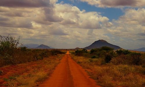 Zdjecie KENIA / TSAVO EAST / TSAVO EAST / highway to ...