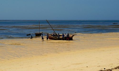 Zdjcie KENIA / Mombasa / Mombasa / kenyan fishermen take a brake