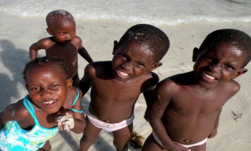 Zdjęcie KENIA / Mombasa / Wybrzeże / Dzieciaki