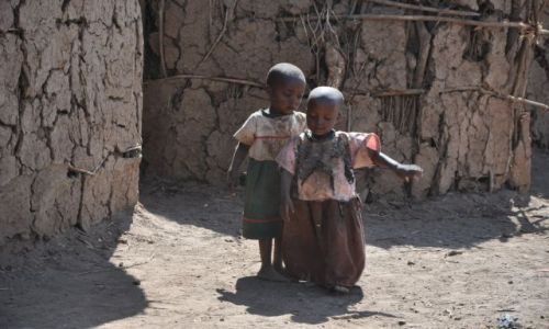 Zdjecie KENIA / Amboseli / wioska masajska / Dzieci masajw