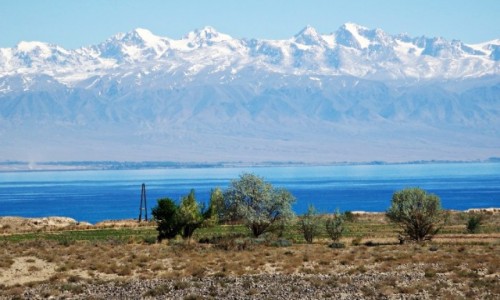 KIRGIZJA / obwd issykkulski / ok. 20-30 km. przed Baykczy / Issyk Kul