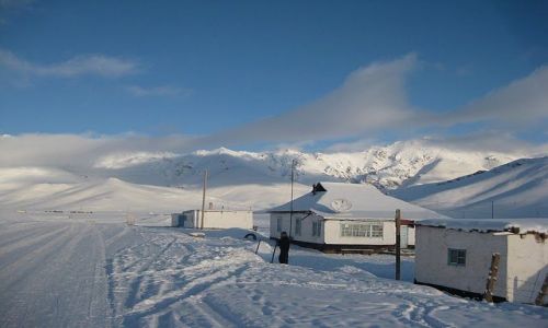 Zdjecie KIRGIZJA / 60 km do granicy z Chinami / Taldik Ashua / to jeszcze luzik