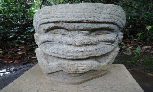 Zdjecie KOLUMBIA / Huila / San Agustin / Rysy negroidalne