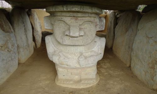 Zdjecie KOLUMBIA / Huila / pomidzy San Agustin a Isnos / Alto de los Idolos
