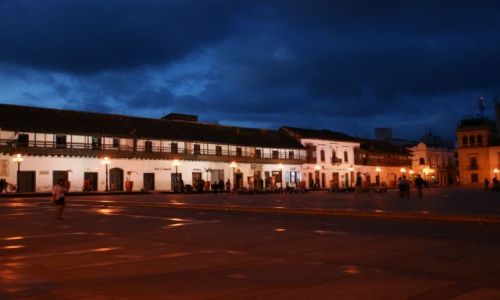 Zdjcie KOLUMBIA / Tunja  / Tunja  / Deszcz  idzie  