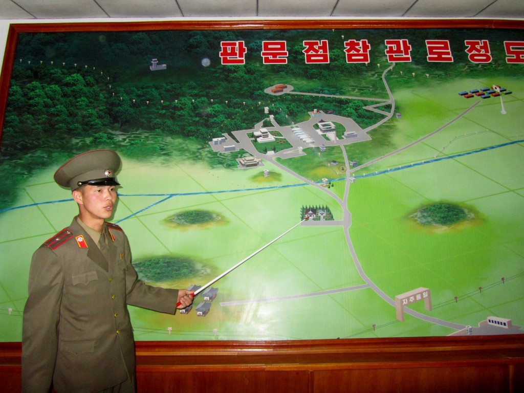 Zdjęcia: PANMUNJON, AZJA, PANMUNJON - GRANICA OD STRONY KOREI POLNOCNEJ, KOREA PÓŁNOCNA Zdjęcia: PANMUNJON, AZJA, PANMUNJON - GRANICA OD STRONY KOREI POLNOCNEJ, KOREA PÓŁNOCNA