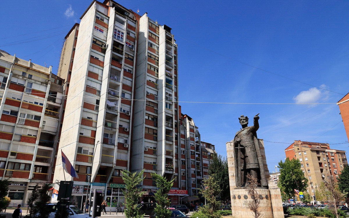 Zdjęcia: Kosowska Mitrowica, Pomnik księcia Łazarza w Mitrowicy, KOSOWO Zdjęcia: Kosowska Mitrowica, Pomnik księcia Łazarza w Mitrowicy, KOSOWO