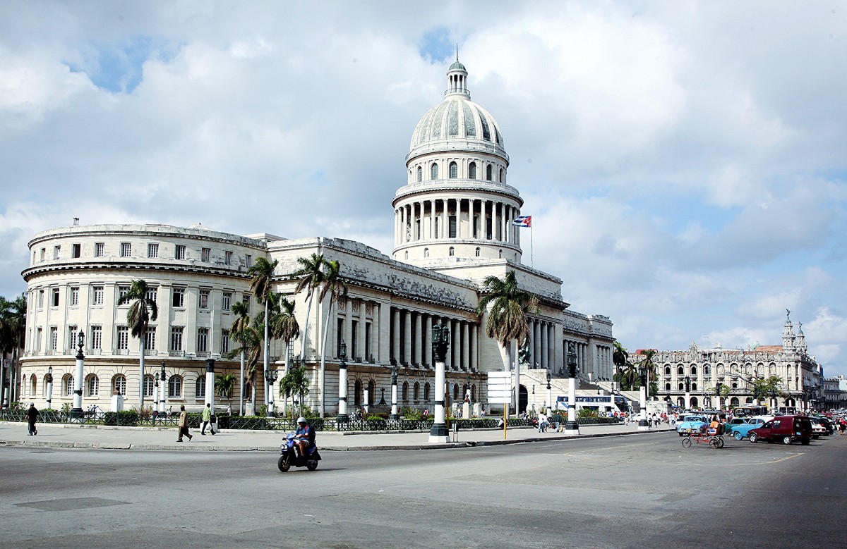 Zdjęcia: El Capitolio, Hawana, Podobny jest w Waszyngtonie :), KUBA Zdjęcia: El Capitolio, Hawana, Podobny jest w Waszyngtonie :), KUBA