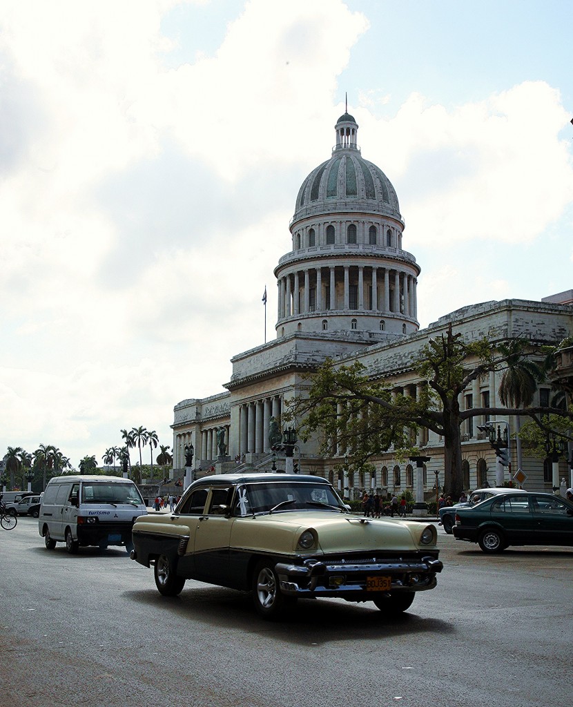 Zdjęcia: Hawana , La Habana , Przed Kapitolem, KUBA Zdjęcia: Hawana , La Habana , Przed Kapitolem, KUBA