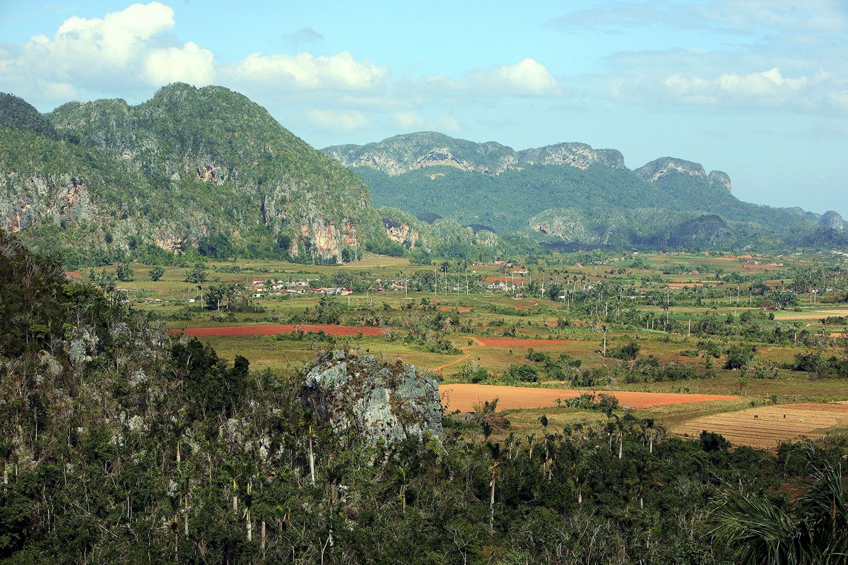 Zdjęcia: Park Narodowy Vinales, Pinar del Rio, Czerwień, zieleń i błękit, KUBA Zdjęcia: Park Narodowy Vinales, Pinar del Rio, Czerwień, zieleń i błękit, KUBA