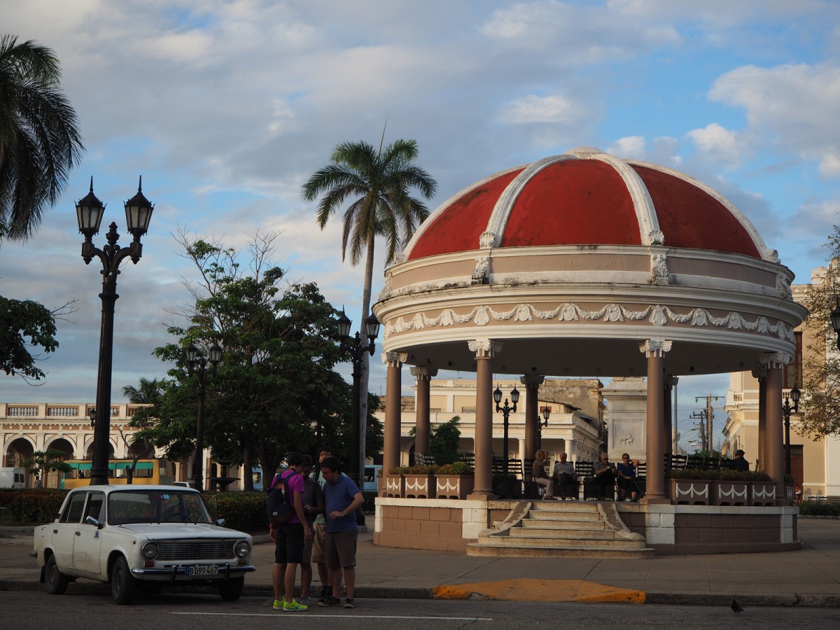 Zdjęcia: Cienfuegos, płd. Kuba, Parque Jose Marti, KUBA Zdjęcia: Cienfuegos, płd. Kuba, Parque Jose Marti, KUBA