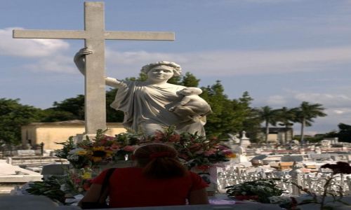 Zdjecie KUBA / Hawana / cmentarz Cristobal Colon / La Milagrosa