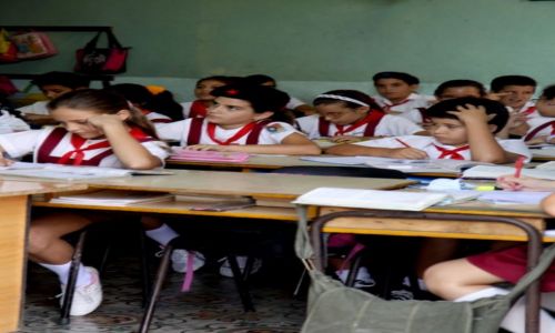 Zdjęcie KUBA / środkowa Kuba / Camaguey / Szkoła pod wezwaniem Che..