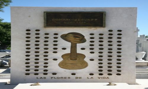 Zdjęcie KUBA / Santiago de Cuba / Cmentarz w Santiago / Zostawił nam swoje piosenki...