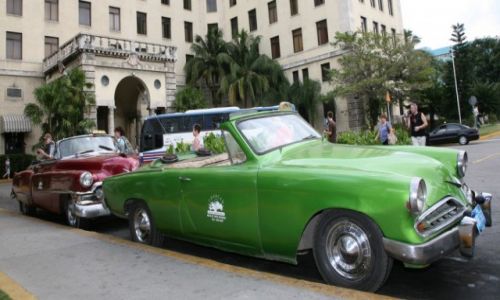 Zdjęcie KUBA / Hawana / Hotel National / Taxi