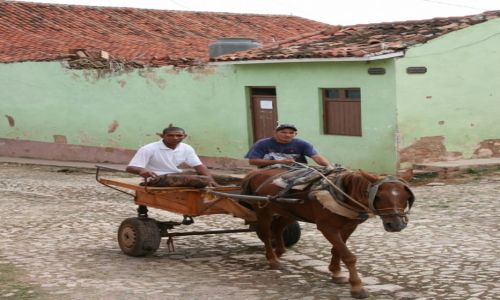 Zdjcie KUBA / Sancti Spiritus / Trynidad de Cuba / Konne taxi