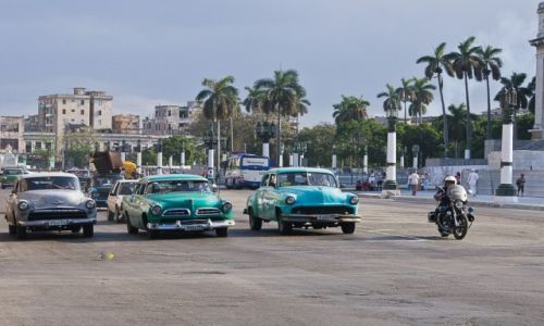 Zdjecie KUBA / Havana / Havana / Przed Capitolio