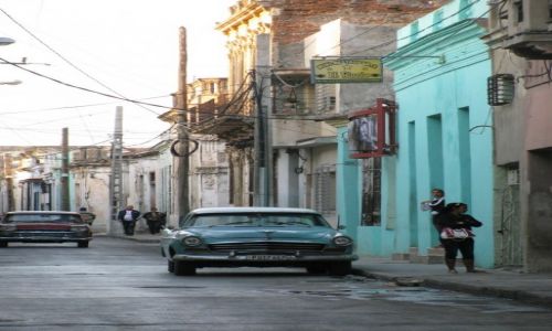 Zdjecie KUBA / - / Santiago de Cuba / takie samochody tylko na Cubie - jeszcze